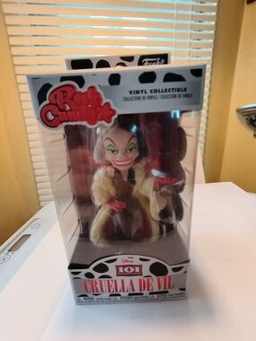 Funko Rock Candy Cruella de Vil Vinyl Collectible - Black, White, Red